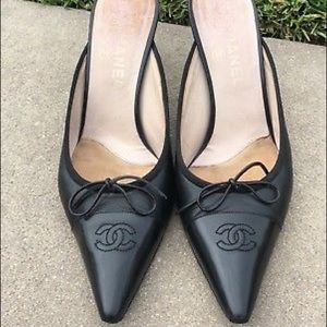 Chanel Black Leather Mules w/Bow & CC Logo size 41